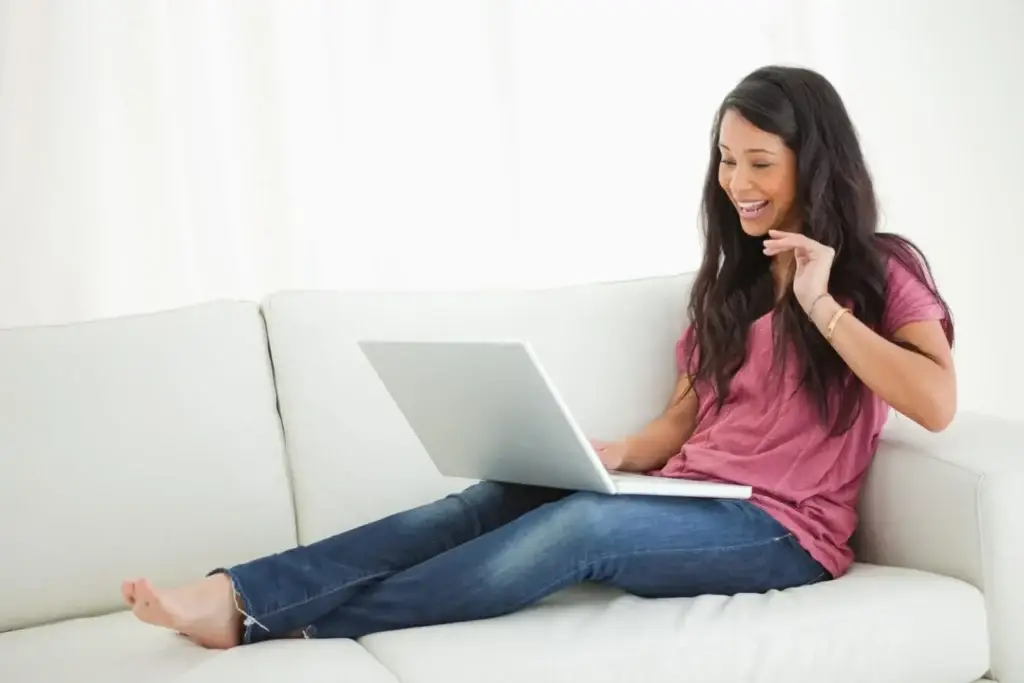 tips for staying in touch while working on a travel nursing assignment