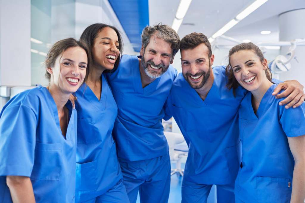 Travel Nurse Tips for Saying Goodbye to Friends at the End of a Contract leaving friends at the end of a travel nurse contract