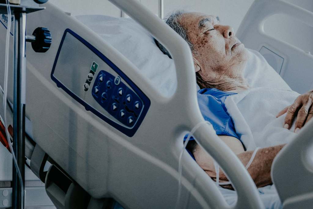Travel Nurse Career Guide: MedSurg Nursing Jobs med surg travel nurse requirements