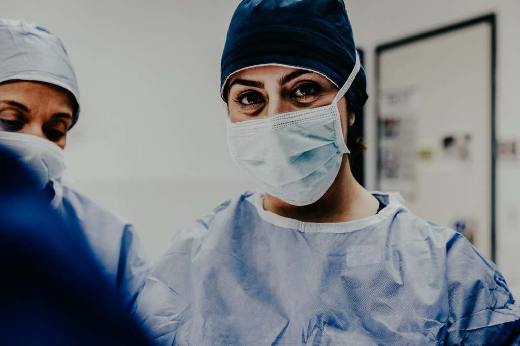 travel nurse working covid-19 unit