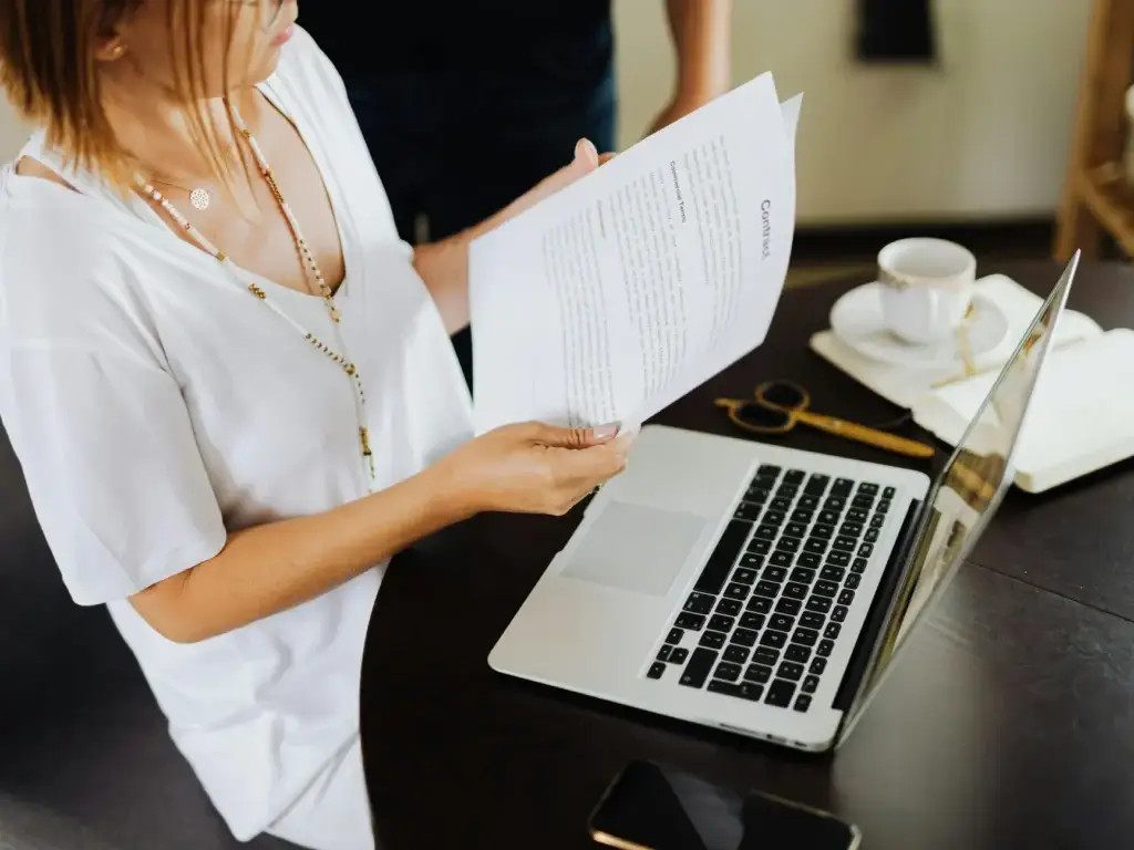 travel healthcare contracts